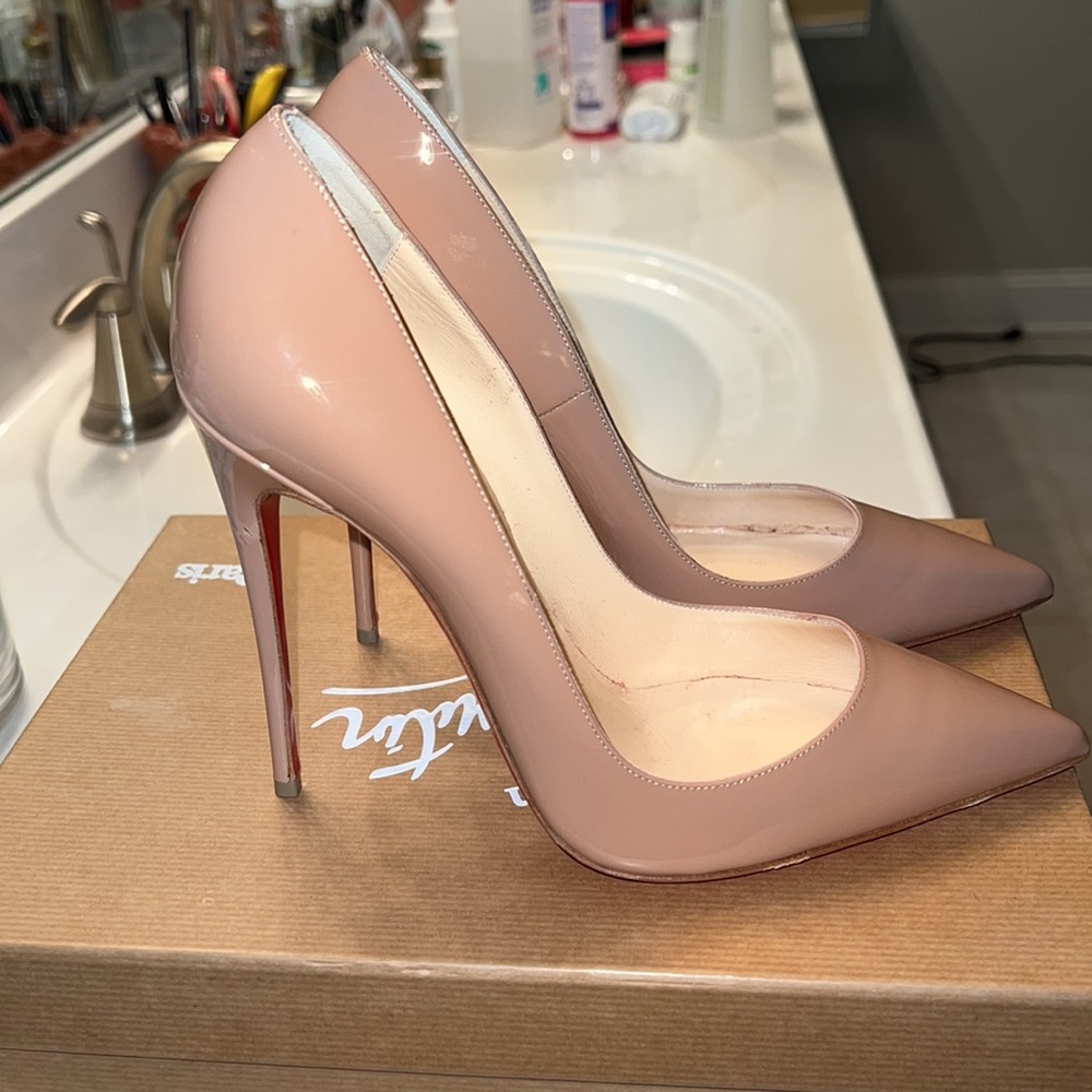 Christian Louboutin Nude Patent Leather So Kate 38.5